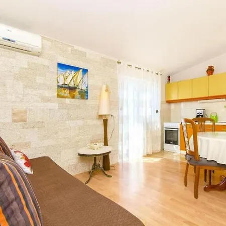 Apartment Nives Trogir