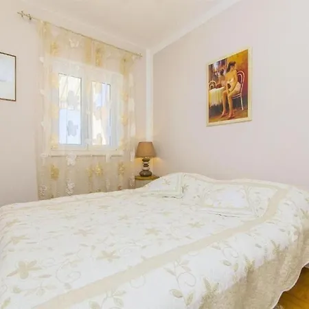 Apartment Nives *