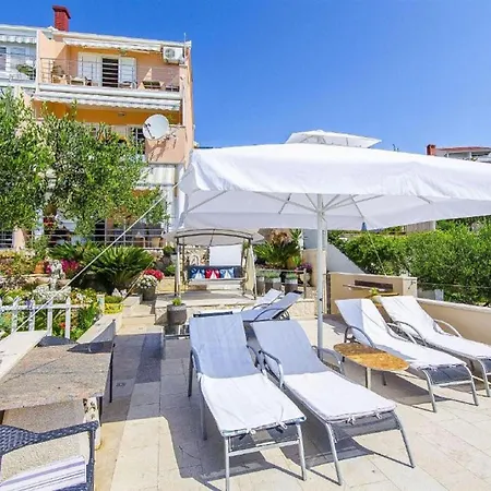 Apartment Nives Trogir