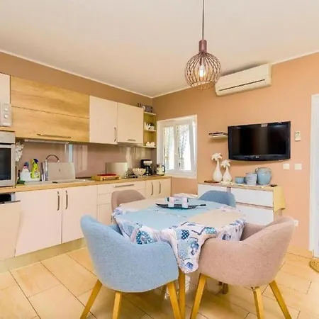 Nives Apartment Trogir